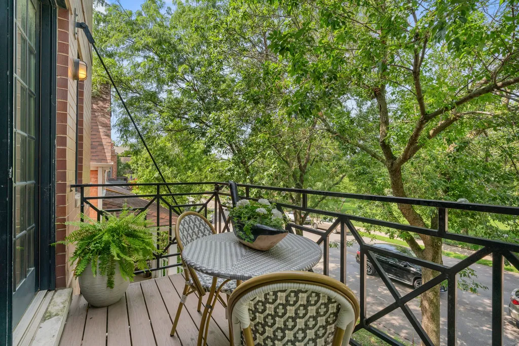 1955 West Barry Street Chicago IL 60657