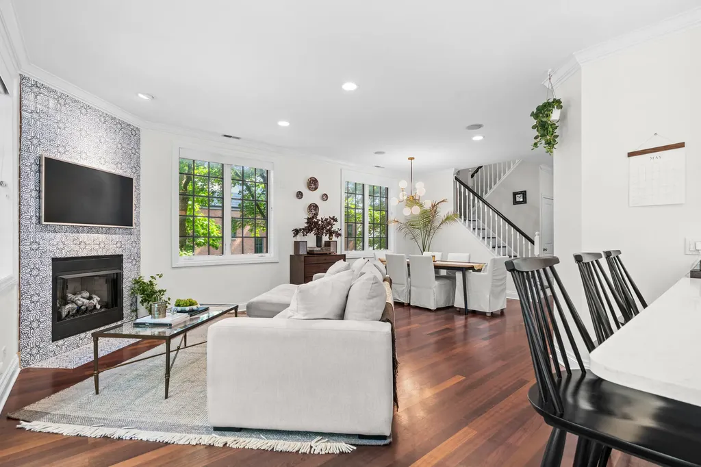 1955 West Barry Street Chicago IL 60657