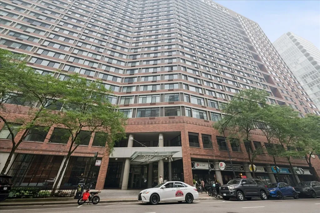 211 East Ohio Street Chicago IL 60611