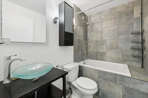 211 East Ohio Street Chicago IL 60611