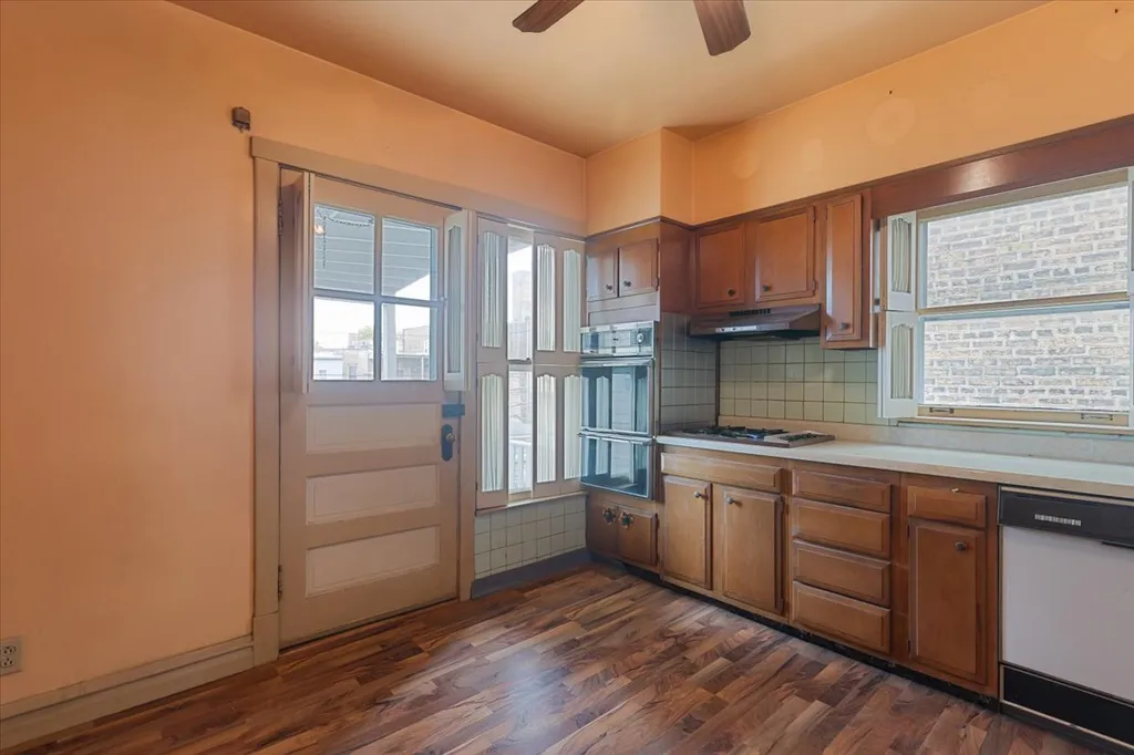 6219 North Claremont Avenue Chicago IL 60659