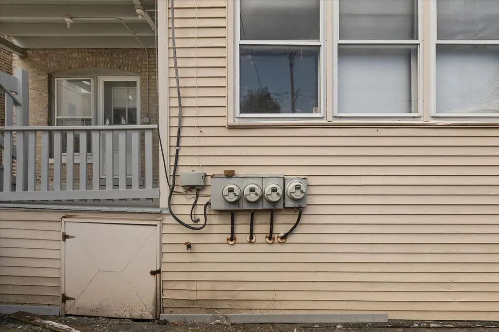 6219 North Claremont Avenue Chicago IL 60659