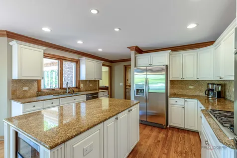 3944 Lakeview Court Long Grove IL 60047