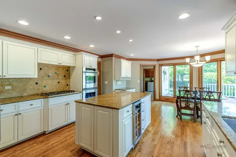 3944 Lakeview Court Long Grove IL 60047