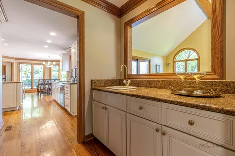 3944 Lakeview Court Long Grove IL 60047
