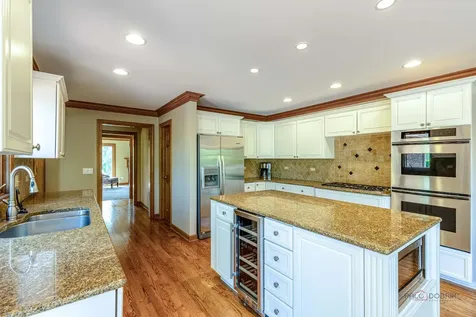 3944 Lakeview Court Long Grove IL 60047
