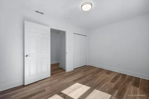 18172 West Twin Lakes Boulevard Grayslake IL 60030
