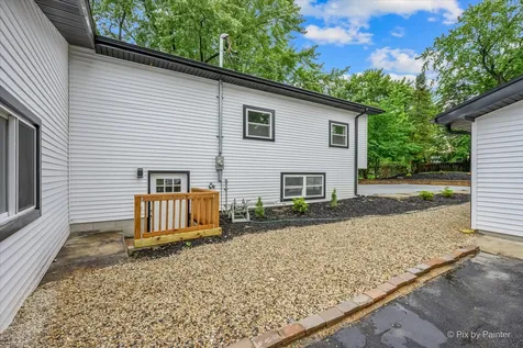 18172 West Twin Lakes Boulevard Grayslake IL 60030