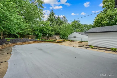 18172 West Twin Lakes Boulevard Grayslake IL 60030