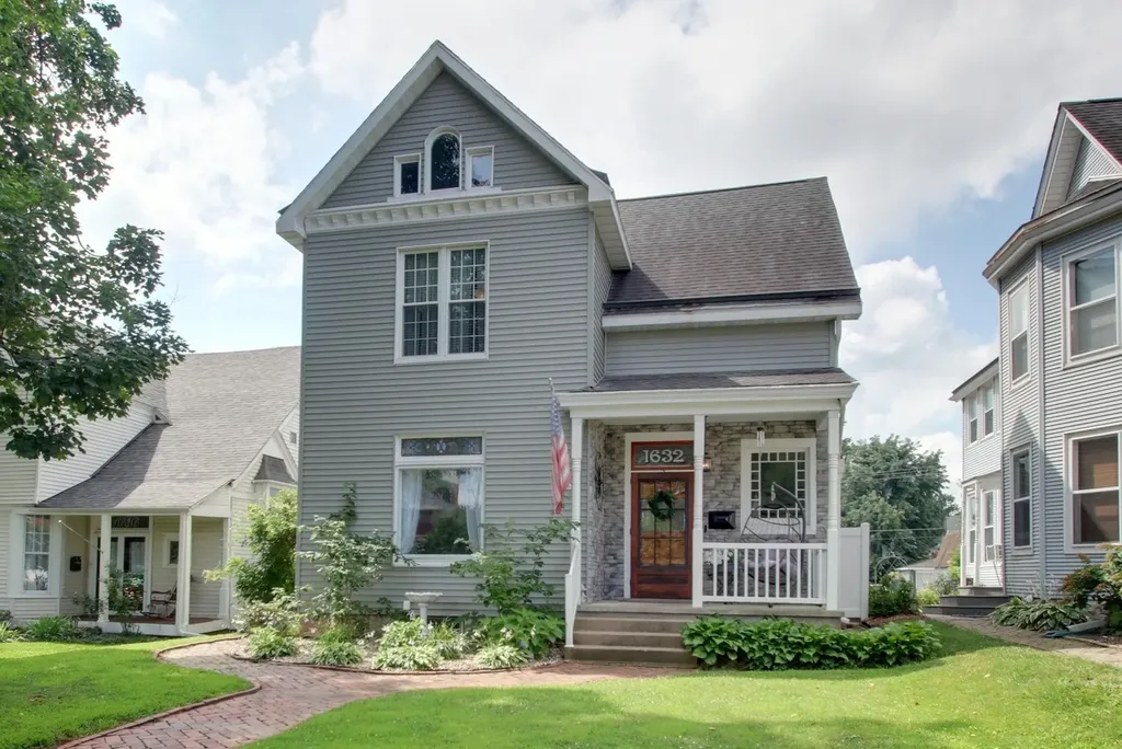 1632 Kentucky Street Quincy IL 62301