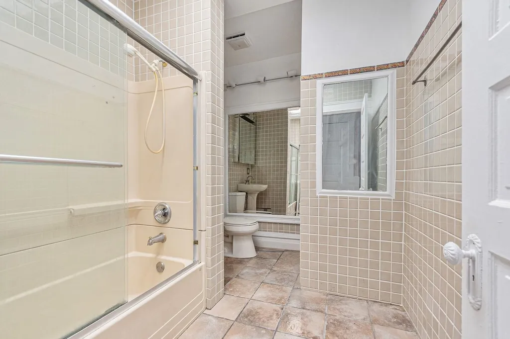 5114 South Dorchester Avenue Chicago IL 60615