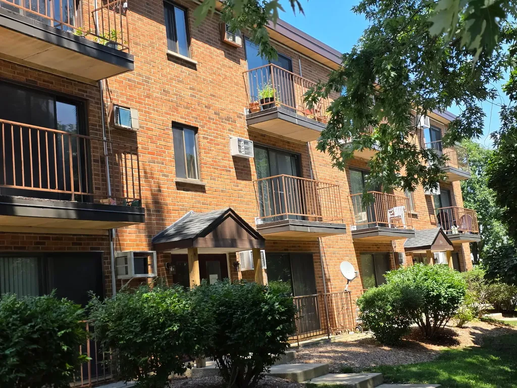 724 Warren Avenue Downers Grove IL 60515