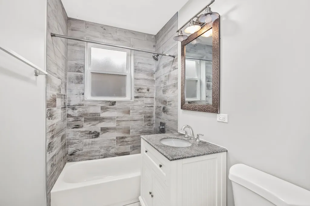 2207-09 North Mango Avenue Chicago IL 60639