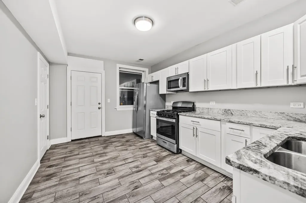 2207-09 North Mango Avenue Chicago IL 60639