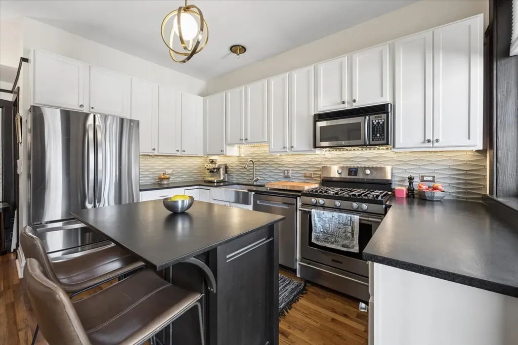2314 West Cortez Street Chicago IL 60622