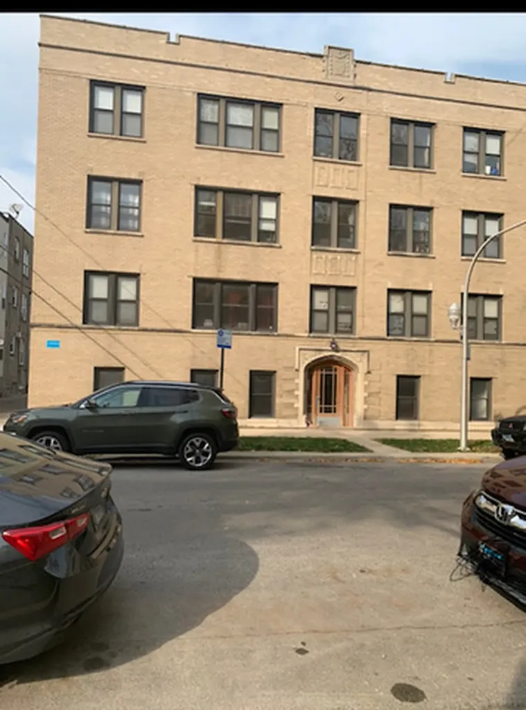4444 West Gunnison Street Chicago IL 60630