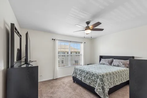 1674 West Turtle Creek Lane Round Lake IL 60073