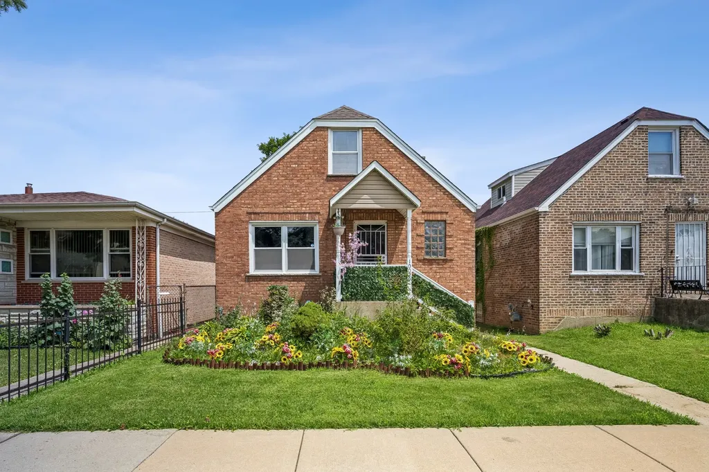 10029 South Indiana Avenue Chicago IL 60628