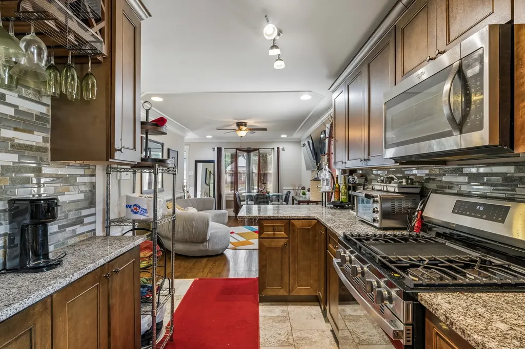 10029 South Indiana Avenue Chicago IL 60628