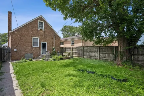 10029 South Indiana Avenue Chicago IL 60628