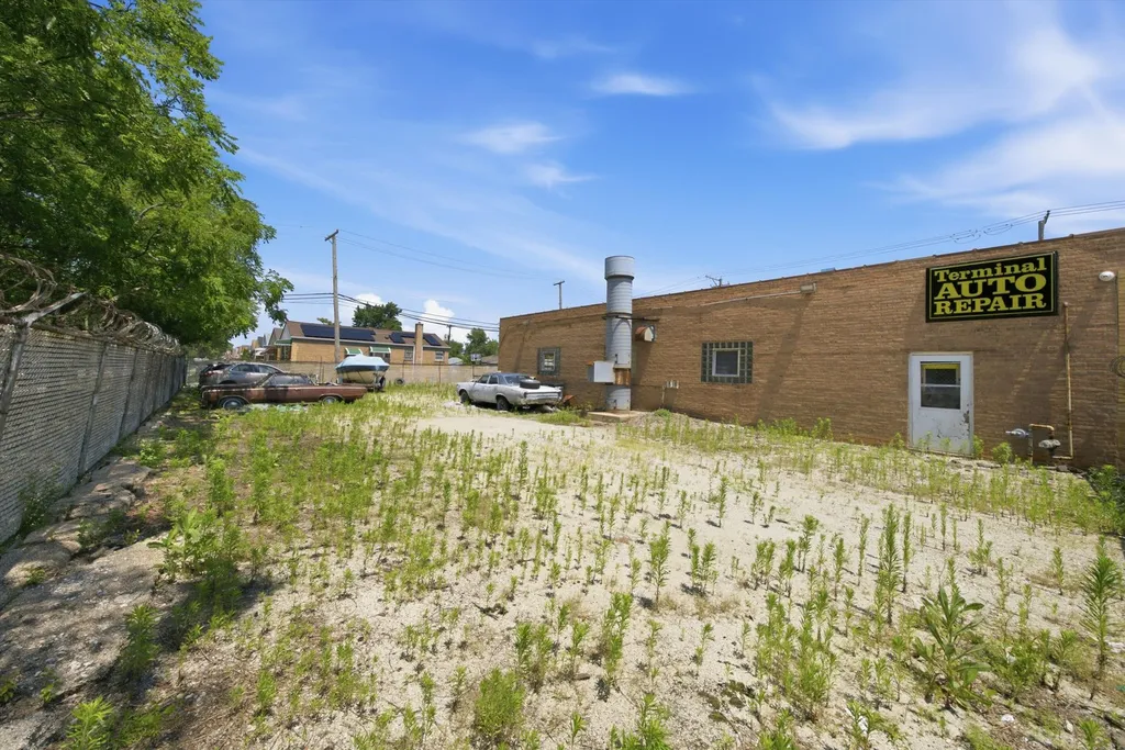 4814 West 47th Street Chicago IL 60638