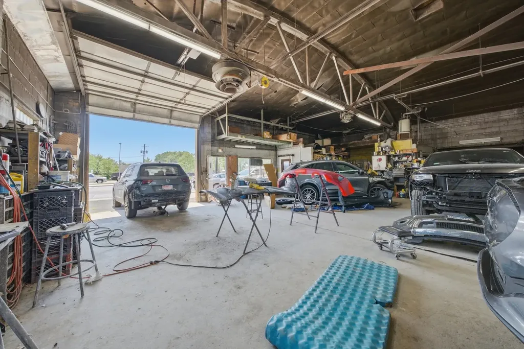 4814 West 47th Street Chicago IL 60638