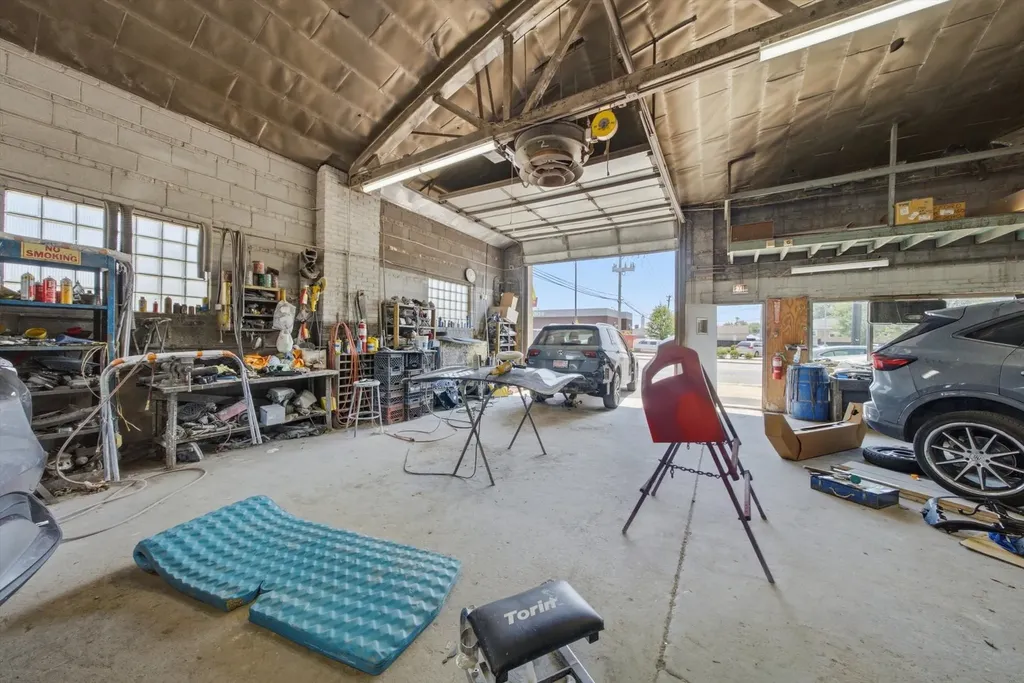 4814 West 47th Street Chicago IL 60638