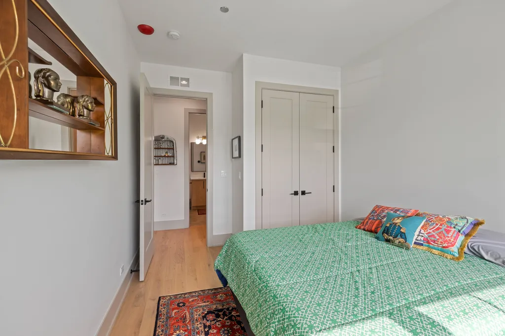1548 West Ardmore Avenue Chicago IL 60660