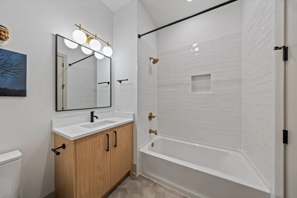 1548 West Ardmore Avenue Chicago IL 60660