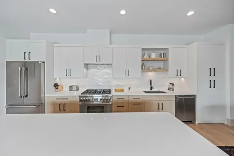 1548 West Ardmore Avenue Chicago IL 60660