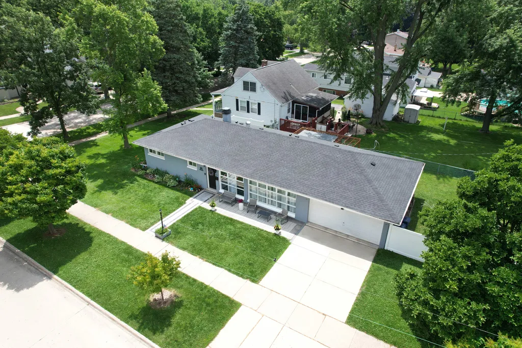 323 East Taylor Road Lombard IL 60148