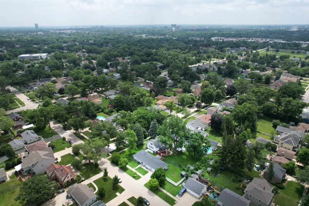323 East Taylor Road Lombard IL 60148
