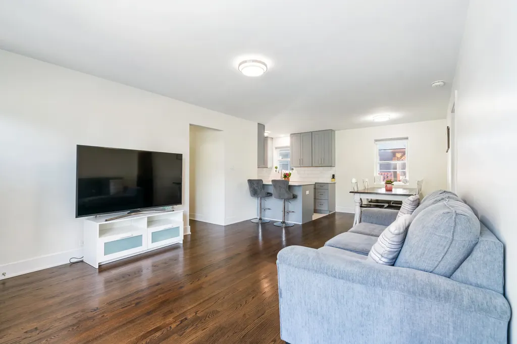 323 East Taylor Road Lombard IL 60148