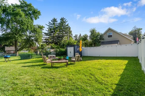 323 East Taylor Road Lombard IL 60148