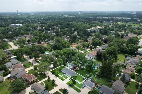 323 East Taylor Road Lombard IL 60148