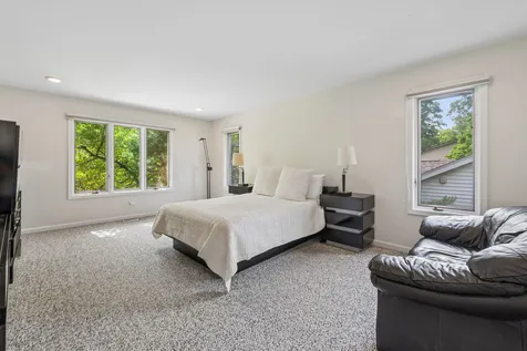 35 Barnard Lane Highland Park IL 60035