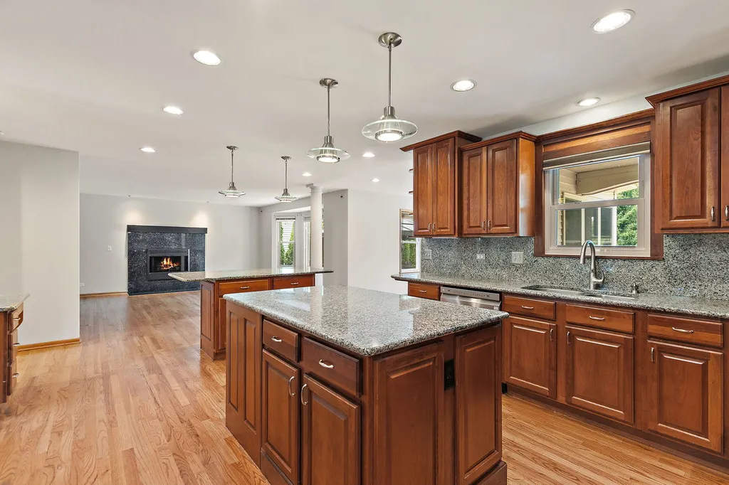 2256 Thornwood Court Aurora IL 60502