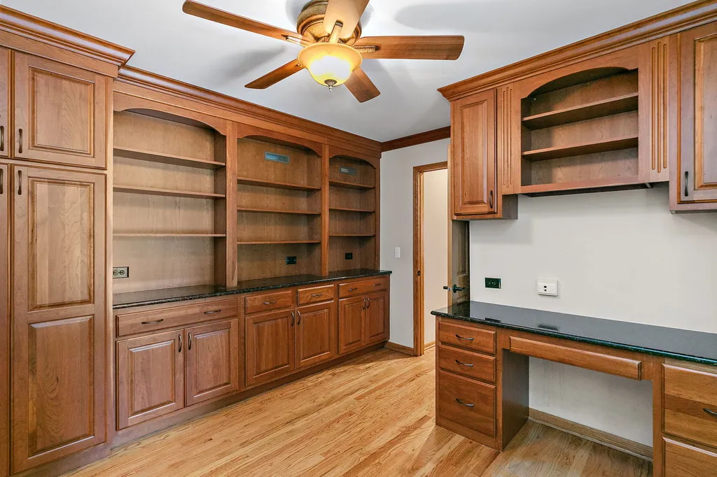 2256 Thornwood Court Aurora IL 60502