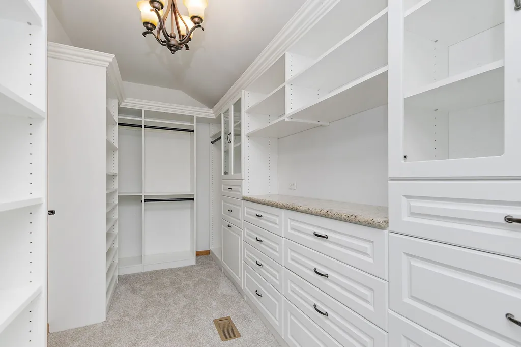 2256 Thornwood Court Aurora IL 60502