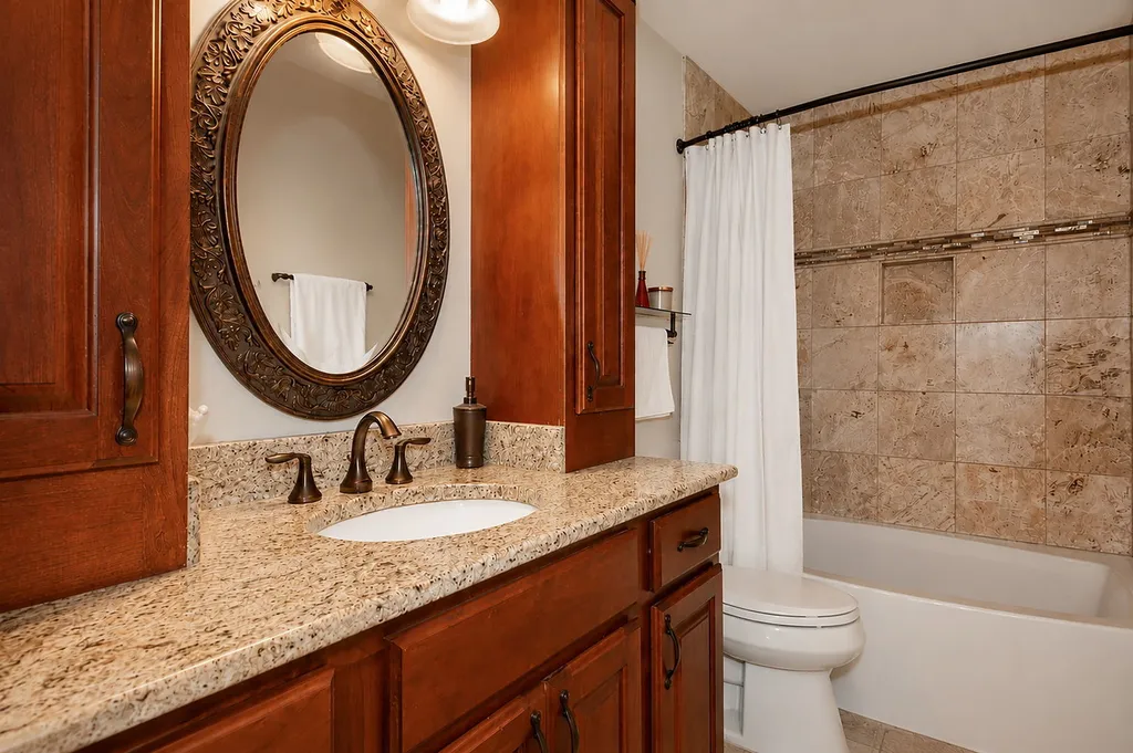 2256 Thornwood Court Aurora IL 60502