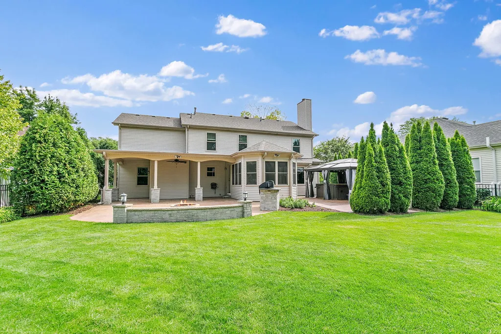 2256 Thornwood Court Aurora IL 60502