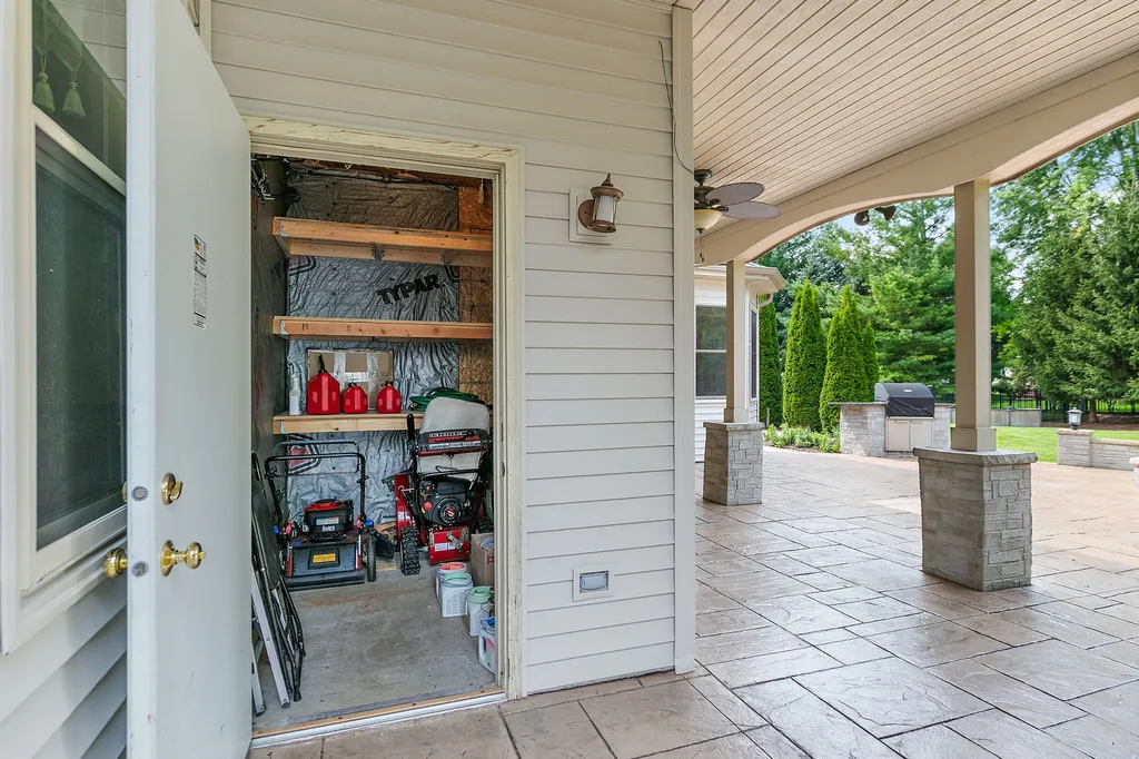 2256 Thornwood Court Aurora IL 60502