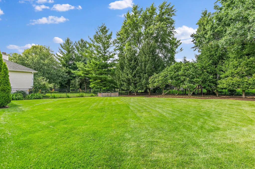 2256 Thornwood Court Aurora IL 60502