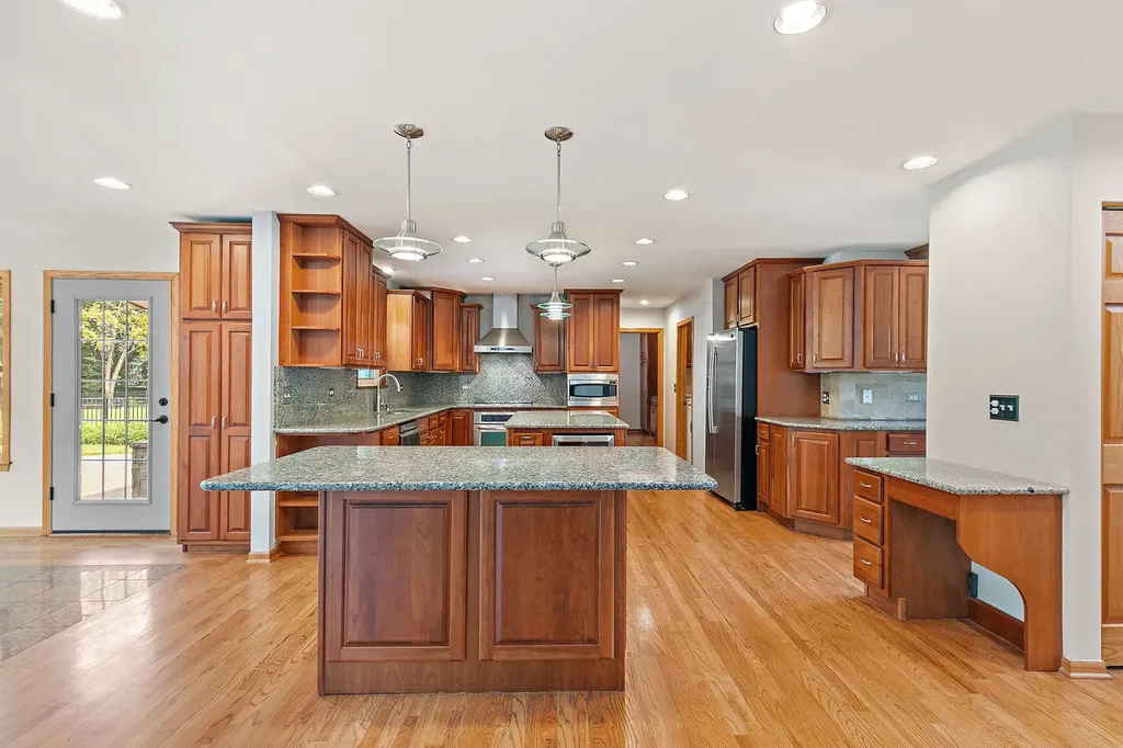 2256 Thornwood Court Aurora IL 60502