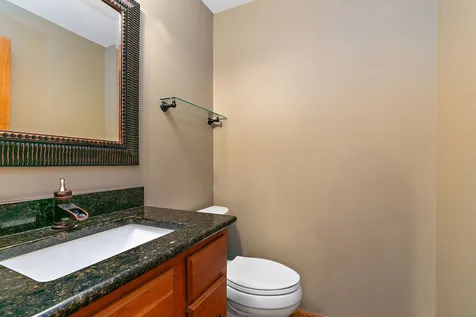 2256 Thornwood Court Aurora IL 60502