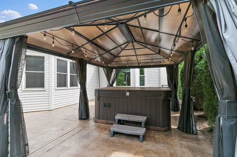 2256 Thornwood Court Aurora IL 60502