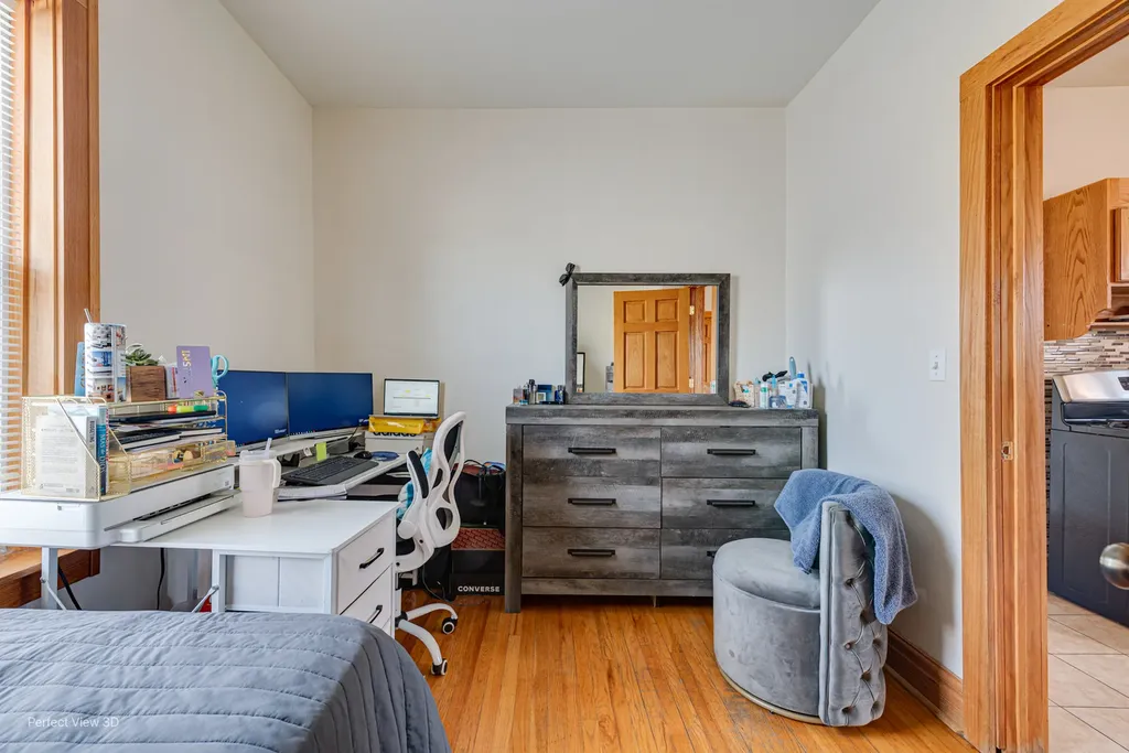 5212 South Sacramento Avenue Chicago IL 60632