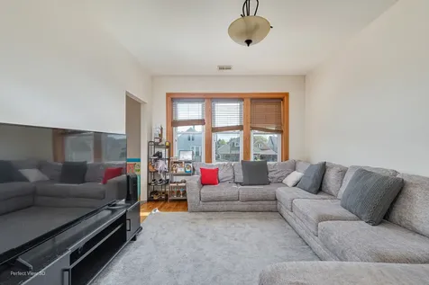 5212 South Sacramento Avenue Chicago IL 60632