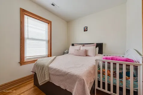 5212 South Sacramento Avenue Chicago IL 60632