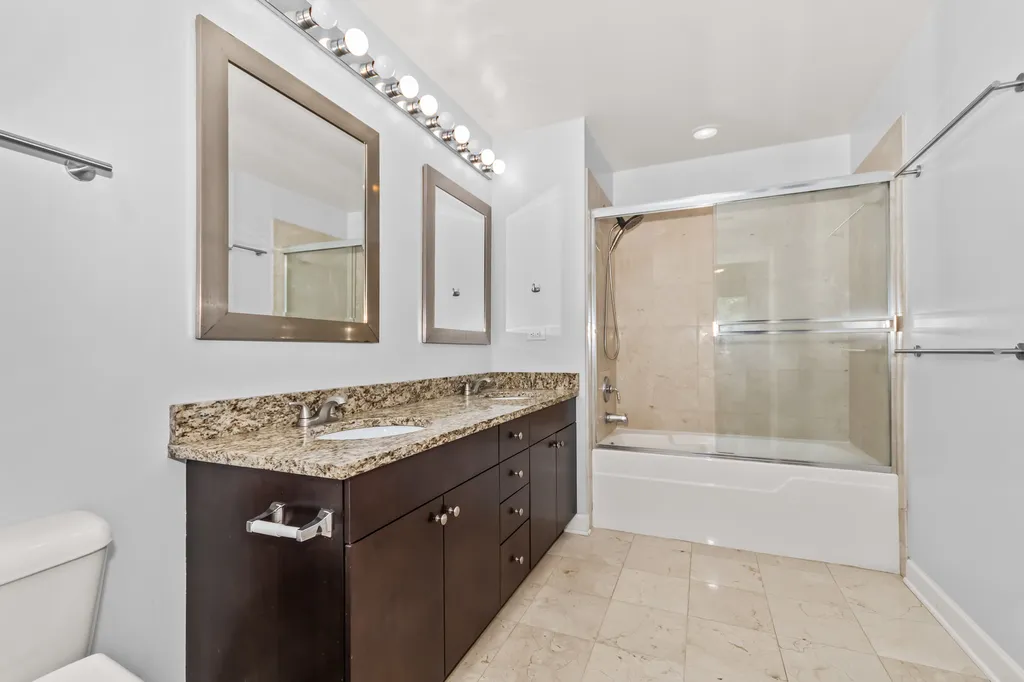 3125 West Fullerton Avenue Chicago IL 60647